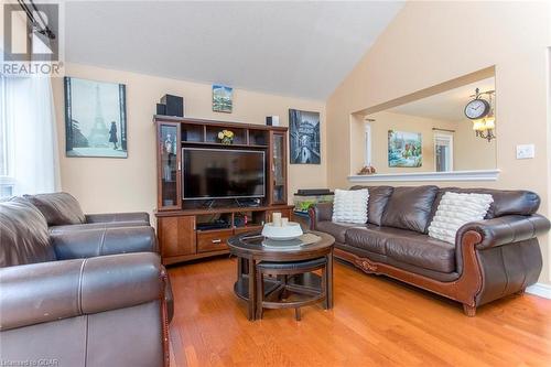 7 Washburn Drive, Guelph, ON - Indoor Photo Showing Living Room