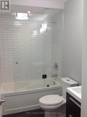 12-14 Dartford Road, Toronto, ON - Indoor Photo Showing Bathroom