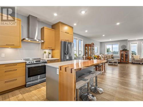 2251 14 Avenue Se, Salmon Arm, BC - Indoor Photo Showing Kitchen With Upgraded Kitchen