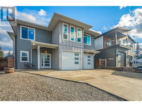 2251 14 Avenue Se, Salmon Arm, BC - Outdoor