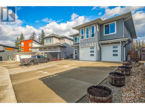 2251 14 Avenue Se, Salmon Arm, BC - Outdoor With Facade