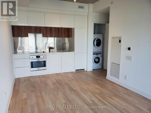 1608 - 185 Roehampton Avenue, Toronto, ON - Indoor Photo Showing Kitchen