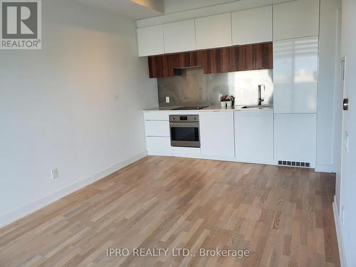 1608 - 185 Roehampton Avenue, Toronto, ON - Indoor Photo Showing Kitchen