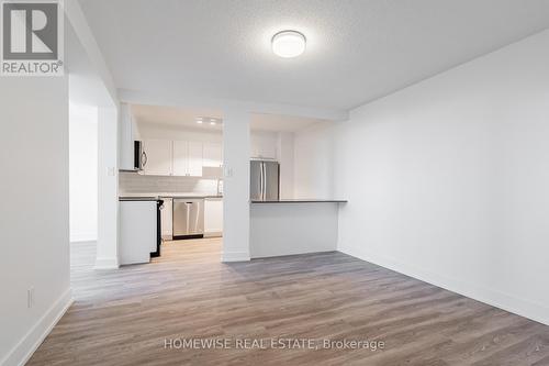 1102 - 120 Torresdale Avenue, Toronto, ON - Indoor Photo Showing Kitchen