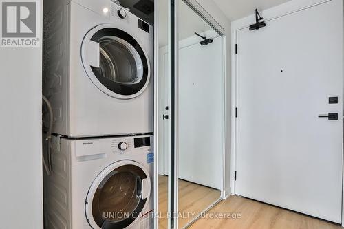 2916 - 319 Jarvis Street, Toronto, ON - Indoor Photo Showing Laundry Room