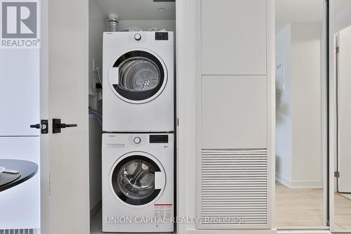 803 - 319 Jarvis Street, Toronto, ON - Indoor Photo Showing Laundry Room