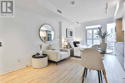 803 - 319 Jarvis Street, Toronto, ON - Indoor Photo Showing Living Room