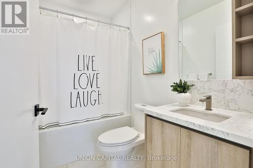 1005 - 319 Jarvis Street, Toronto, ON - Indoor Photo Showing Bathroom