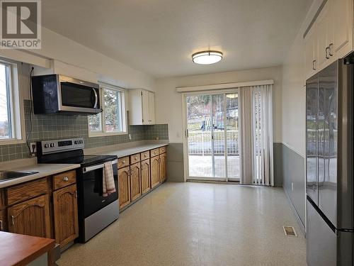 488 Simon Fraser Avenue, Fraser Lake, BC - Indoor Photo Showing Kitchen