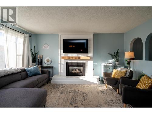 4368 Fisk Avenue, Prince George, BC - Indoor Photo Showing Living Room With Fireplace