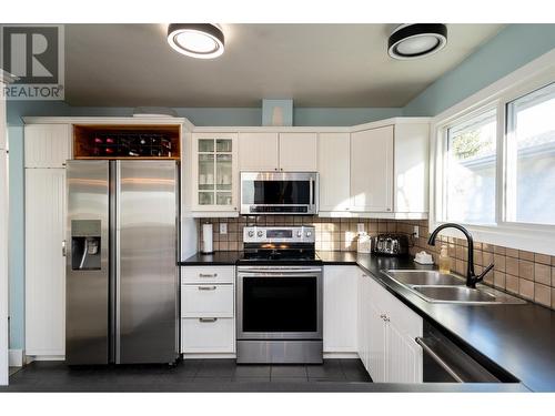 4368 Fisk Avenue, Prince George, BC - Indoor Photo Showing Kitchen With Double Sink