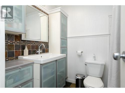 4368 Fisk Avenue, Prince George, BC - Indoor Photo Showing Bathroom