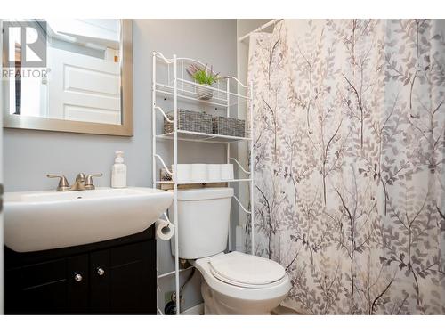 4368 Fisk Avenue, Prince George, BC - Indoor Photo Showing Bathroom