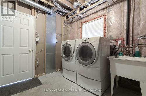 1536 Hummingbird Court, Pickering, ON - Indoor Photo Showing Laundry Room