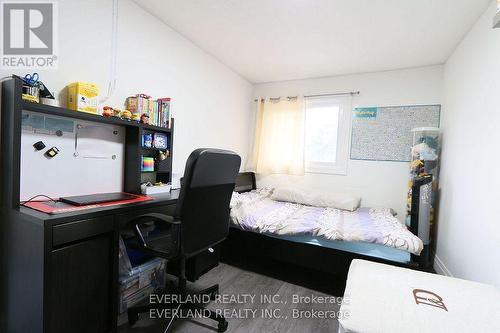 25 - 1121 Sandhurst Circle, Toronto, ON - Indoor Photo Showing Bedroom