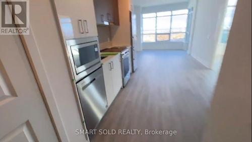 50 Upper Mall Way, Vaughan, ON - Indoor Photo Showing Kitchen