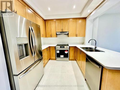 95 Kenneth Rogers Crescent, East Gwillimbury, ON - Indoor Photo Showing Kitchen With Double Sink