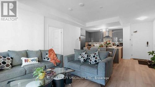 421A - 11782 Ninth Line, Whitchurch-Stouffville, ON - Indoor Photo Showing Living Room