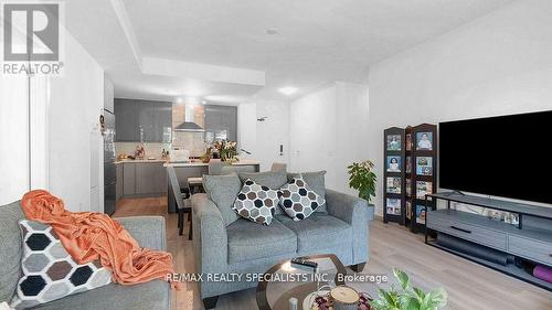 421A - 11782 Ninth Line, Whitchurch-Stouffville, ON - Indoor Photo Showing Living Room