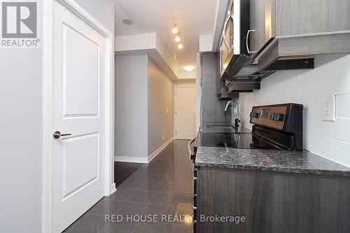 1513 - 9201 Yonge Street, Richmond Hill, ON - Indoor Photo Showing Kitchen