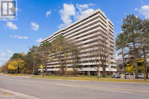 703 - 1 Royal Orchard Boulevard, Markham, ON - Outdoor