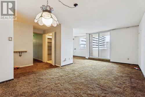 703 - 1 Royal Orchard Boulevard, Markham, ON - Indoor Photo Showing Other Room