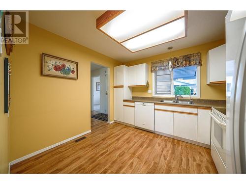 3900 27 Avenue Unit# 93, Vernon, BC - Indoor Photo Showing Kitchen With Double Sink