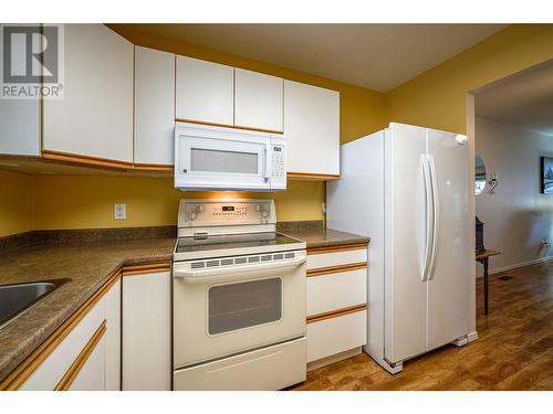 3900 27 Avenue Unit# 93, Vernon, BC - Indoor Photo Showing Kitchen