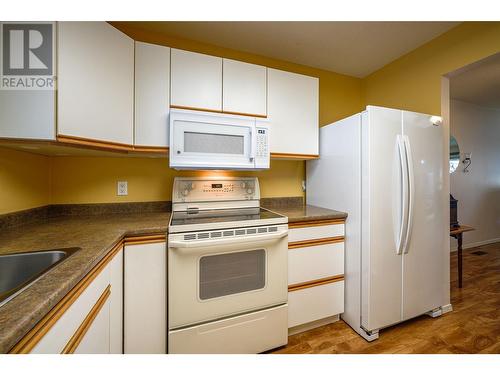 3900 27 Avenue Unit# 93, Vernon, BC - Indoor Photo Showing Kitchen