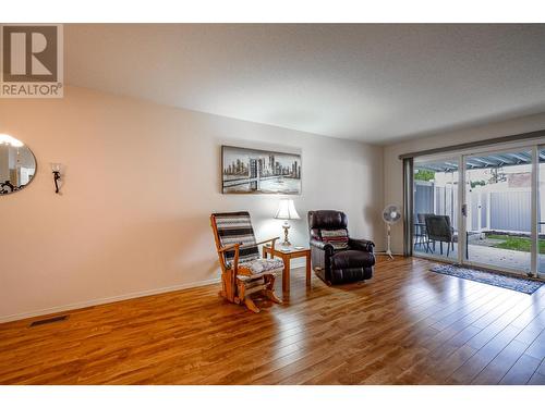 3900 27 Avenue Unit# 93, Vernon, BC - Indoor Photo Showing Living Room