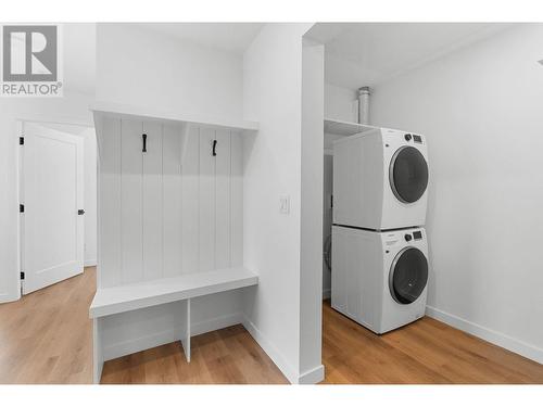 1274 Devonshire Avenue Unit# 203, Kelowna, BC - Indoor Photo Showing Laundry Room