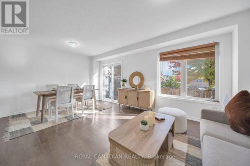 14 - 75 Prince William Way E, Barrie, ON - Indoor Photo Showing Living Room