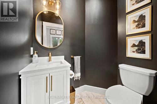 8 Crystalwood Lane, Springwater, ON - Indoor Photo Showing Bathroom