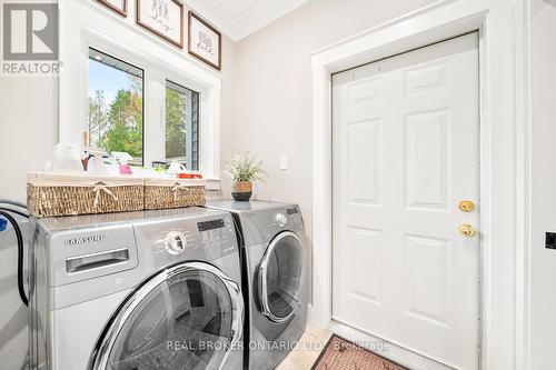 8 Crystalwood Lane, Springwater, ON - Indoor Photo Showing Laundry Room