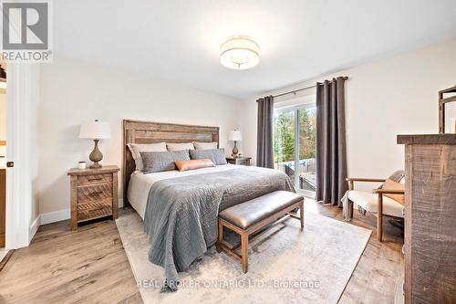 8 Crystalwood Lane, Springwater, ON - Indoor Photo Showing Bedroom