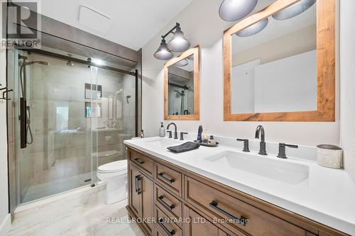 8 Crystalwood Lane, Springwater, ON - Indoor Photo Showing Bathroom