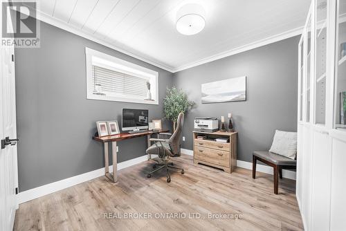 8 Crystalwood Lane, Springwater, ON - Indoor Photo Showing Office