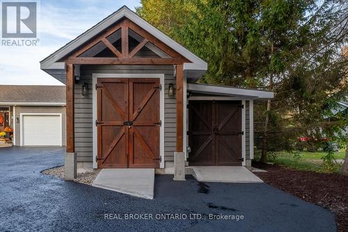 8 Crystalwood Lane, Springwater, ON - Outdoor