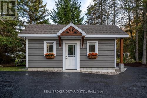 8 Crystalwood Lane, Springwater, ON - Outdoor