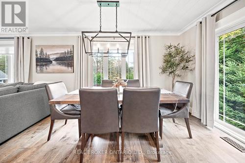 8 Crystalwood Lane, Springwater, ON - Indoor Photo Showing Dining Room