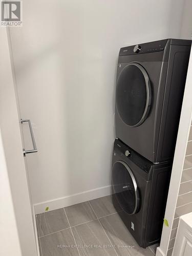 113 - 2333 Khalsa Gate, Oakville, ON - Indoor Photo Showing Laundry Room