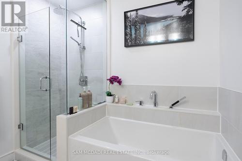 Gr20 - 1575 Lakeshore Road W, Mississauga, ON - Indoor Photo Showing Bathroom