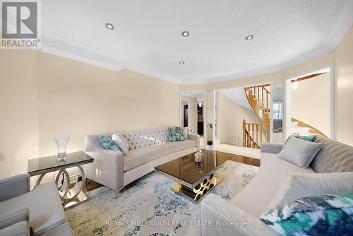 22 Blackwell Place, Brampton, ON - Indoor Photo Showing Living Room