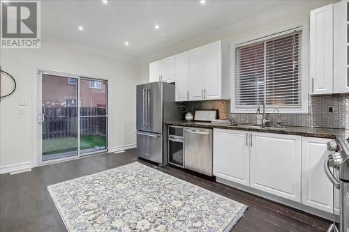 1087 Tupper Drive, Milton, ON - Indoor Photo Showing Kitchen