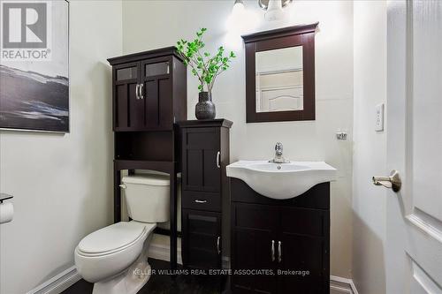 1087 Tupper Drive, Milton, ON - Indoor Photo Showing Bathroom