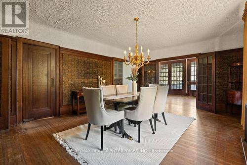 1520 Pinetree Crescent, Mississauga, ON - Indoor Photo Showing Dining Room