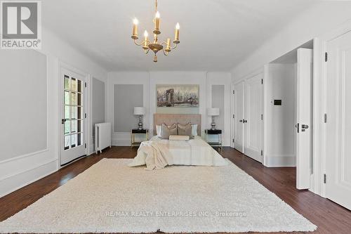 1520 Pinetree Crescent, Mississauga, ON - Indoor Photo Showing Bedroom