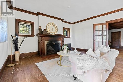 1520 Pinetree Crescent, Mississauga, ON - Indoor Photo Showing Living Room With Fireplace