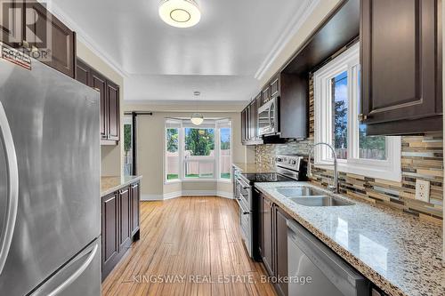 3184 Cambourne Crescent, Mississauga, ON - Indoor Photo Showing Kitchen With Stainless Steel Kitchen With Double Sink With Upgraded Kitchen