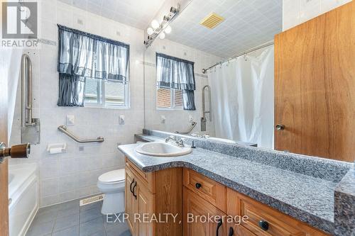 54 Swanhurst Boulevard, Mississauga, ON - Indoor Photo Showing Bathroom